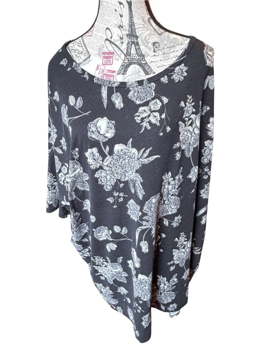 LuLaRoe Tops - LuLaRoe Black Floral Scoop Neck Tunic